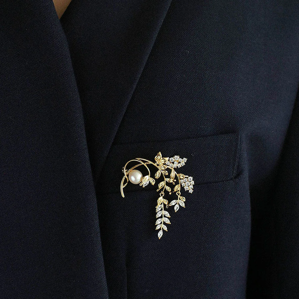ART NOUVEAU 18K Gold Plated Cubic Zirconia Leaf Freshwater Pearl Brooch - Image 2