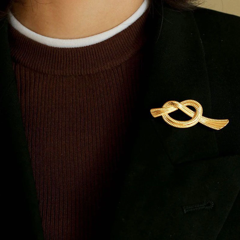 ART NOUVEAU Luxury 18K Gold Plated Sculptural Textured Knot Brooch - Image 2