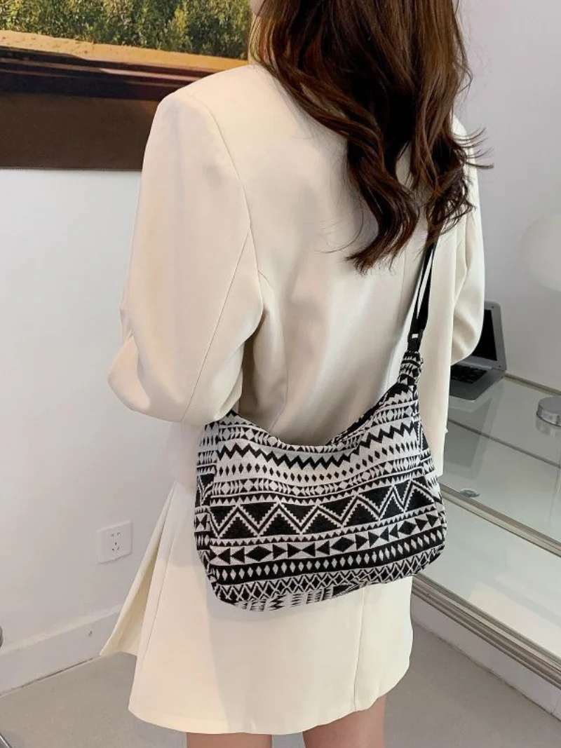 Cool & Stylish  Large Size Shoulder Bag - Image 2