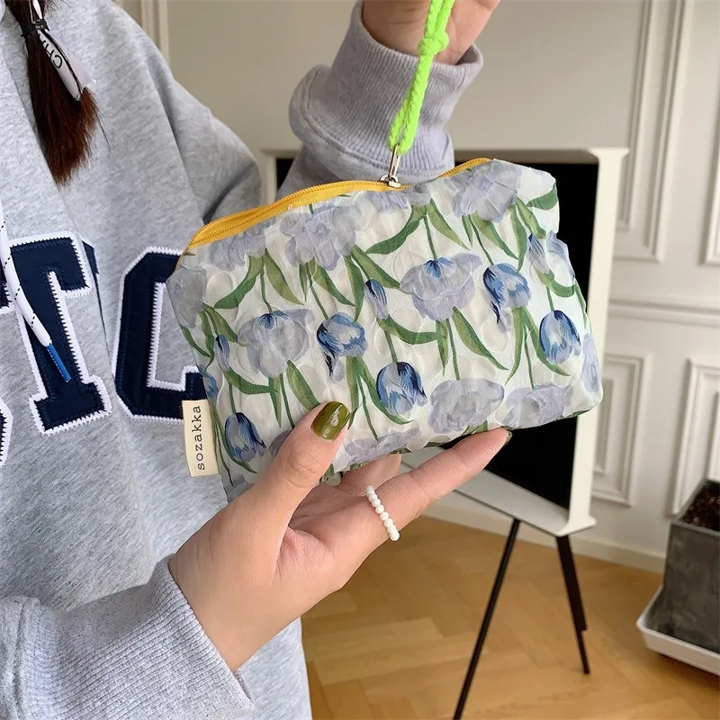 Cute Flower Make up Bag - Image 4