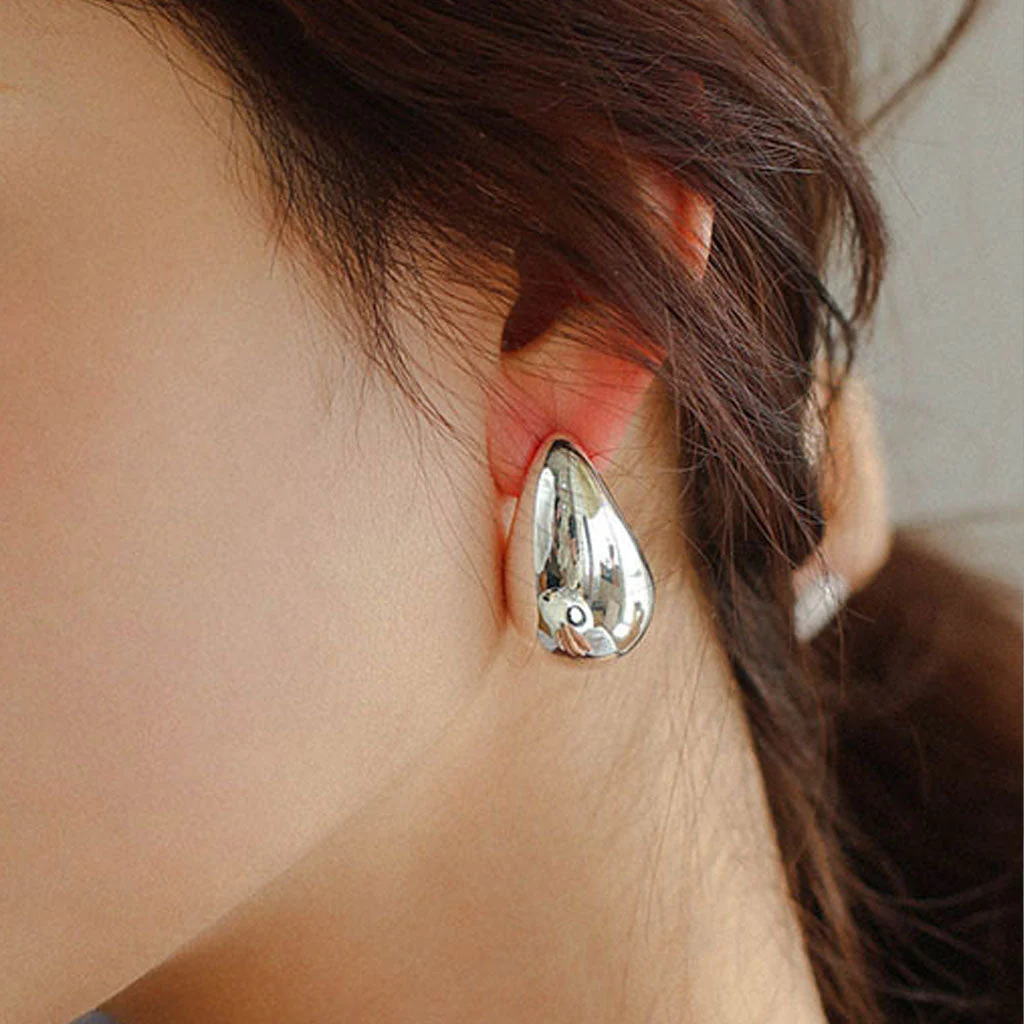 Eye Catching Oversized Water Drop Half Hoop Polished Dome Earrings - Image 4