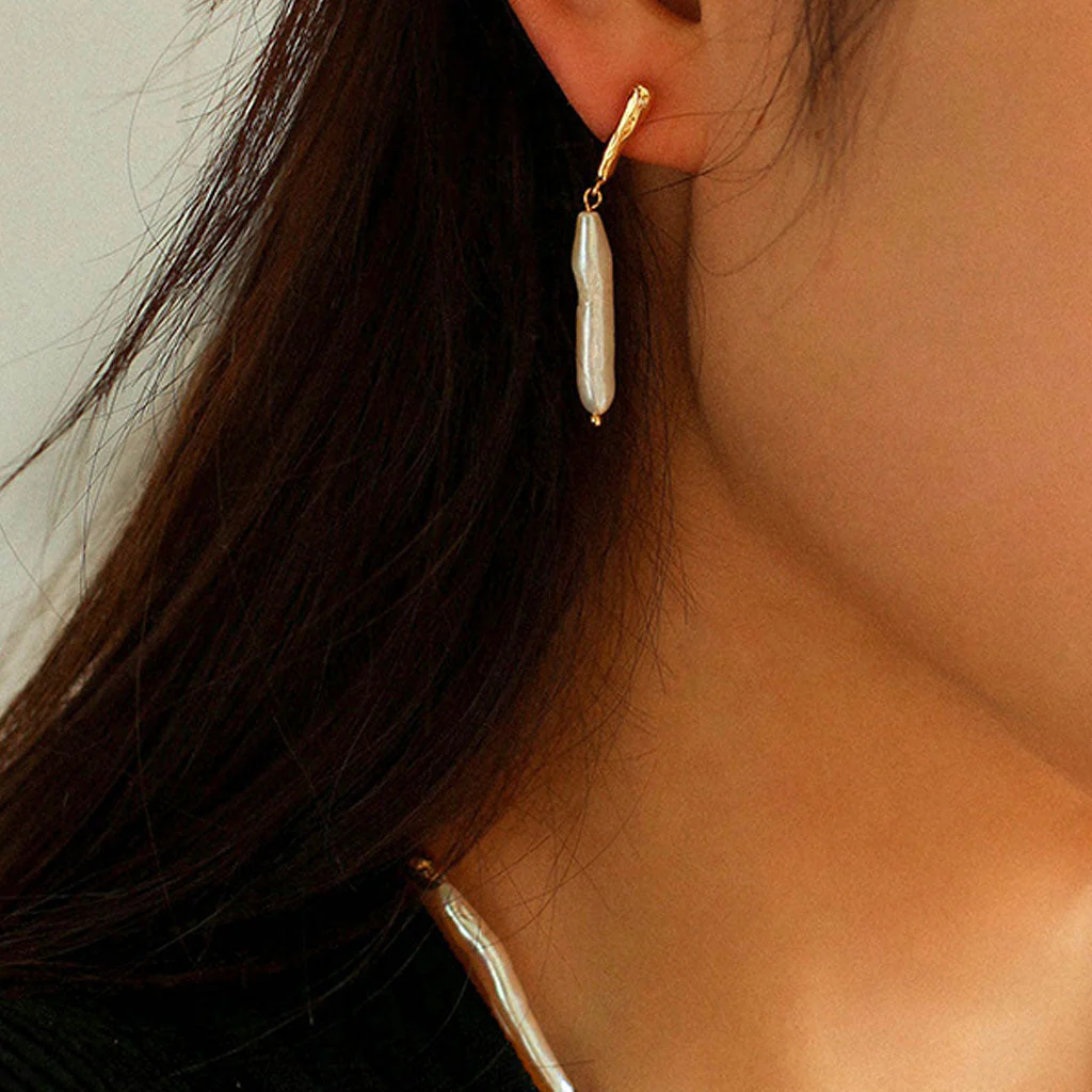 Glamorous Two Tone 18K Gold Plated Stick Baroque Pearl Drop Earrings - Image 2