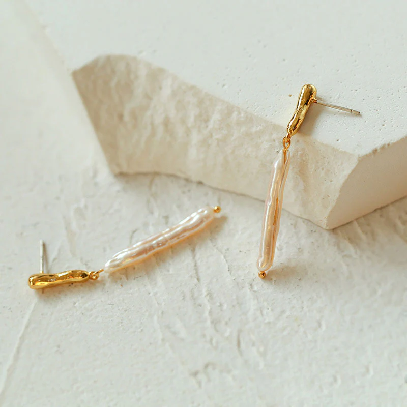 Glamorous Two Tone 18K Gold Plated Stick Baroque Pearl Drop Earrings - Image 4