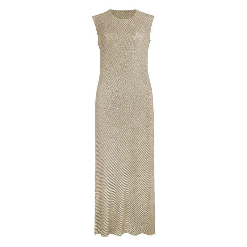 Graceful Round Neck Sleeveless Scale Effect Pleated Shift Midi Dress - Image 2