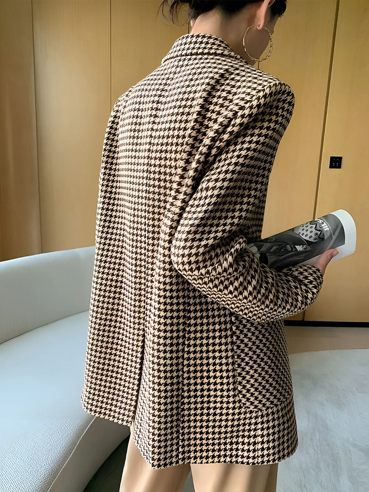 Houndstooth Split Blazer With Belt - Image 3
