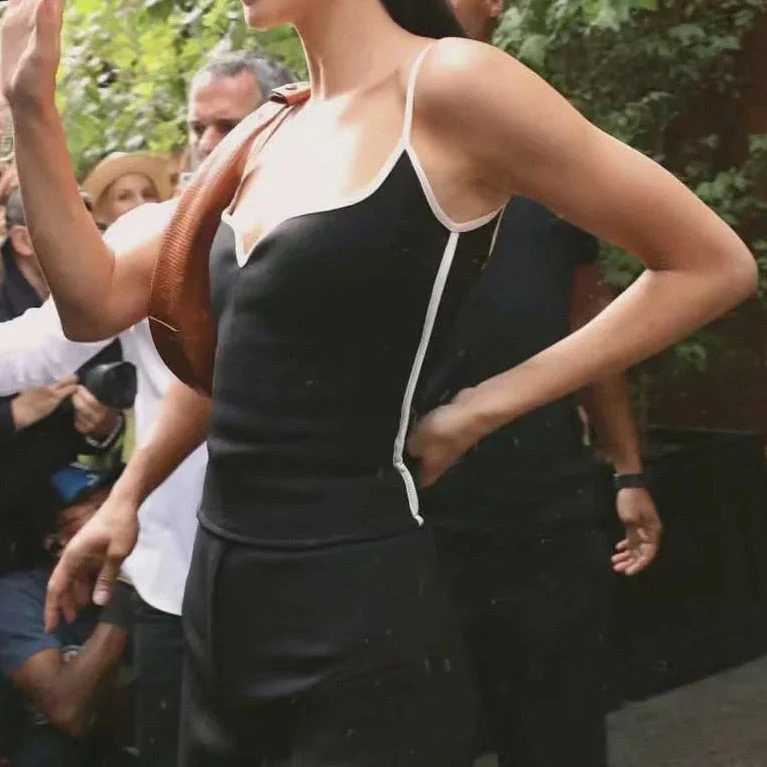 KENDALL Black CROP TOP - Image 4