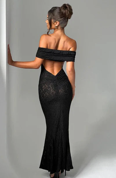 Lace Dress With Open Back And Tube Top - Image 7