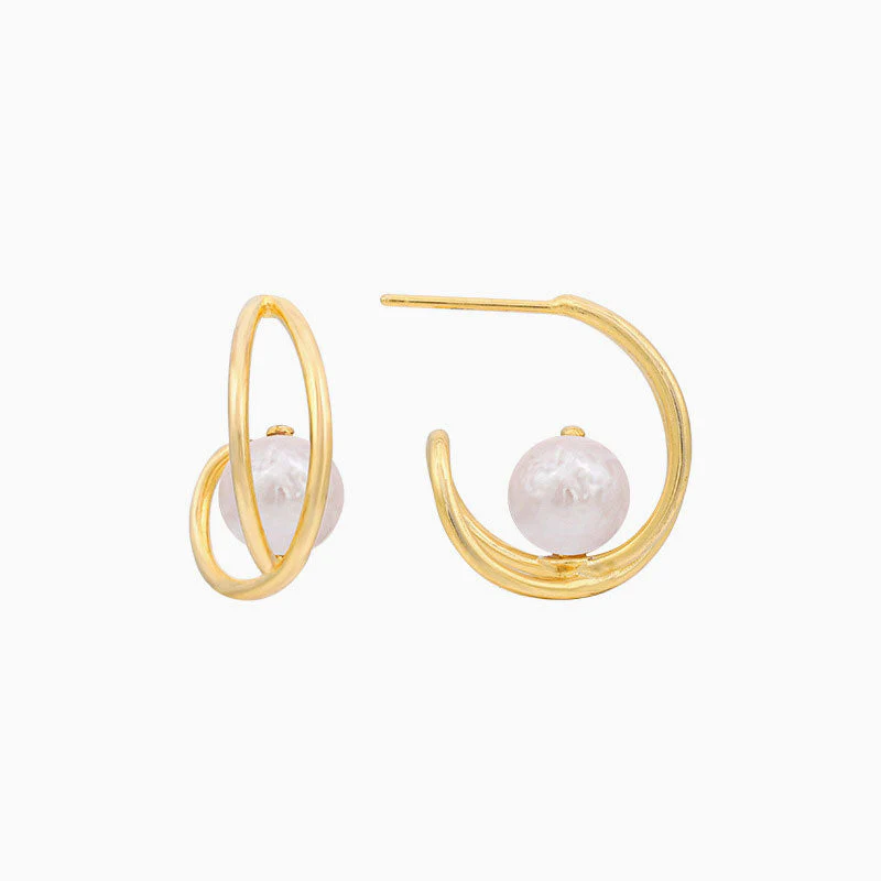 Luxe Two Tone 18K Gold Plated Sterling Silver Baroque Pearl Hoop Earrings - Image 2