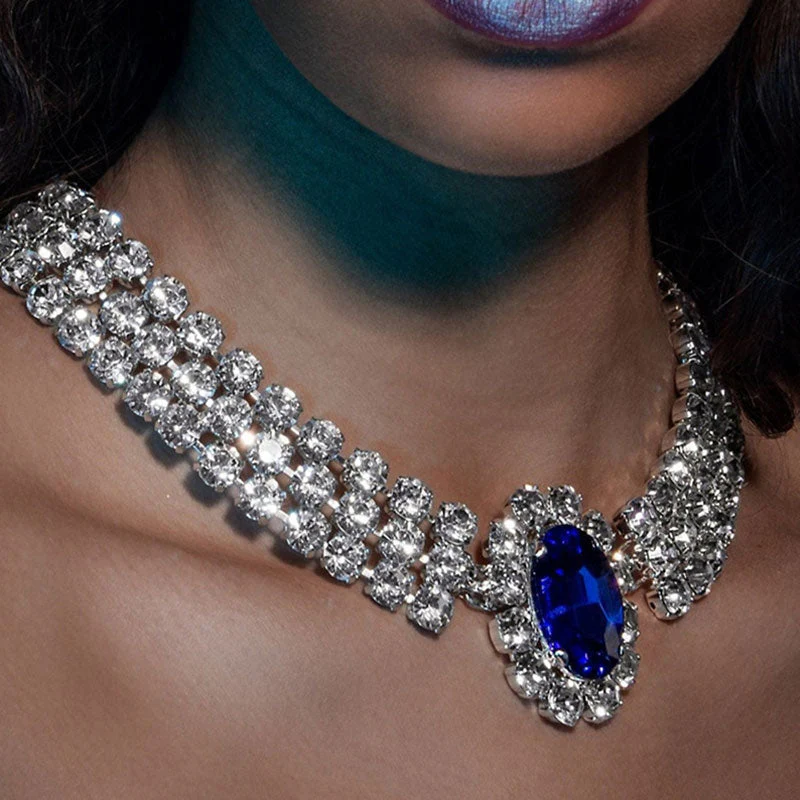 Luxurious Faux Sapphire Crystal Embellished Collar NeckLace - Silver - Image 3