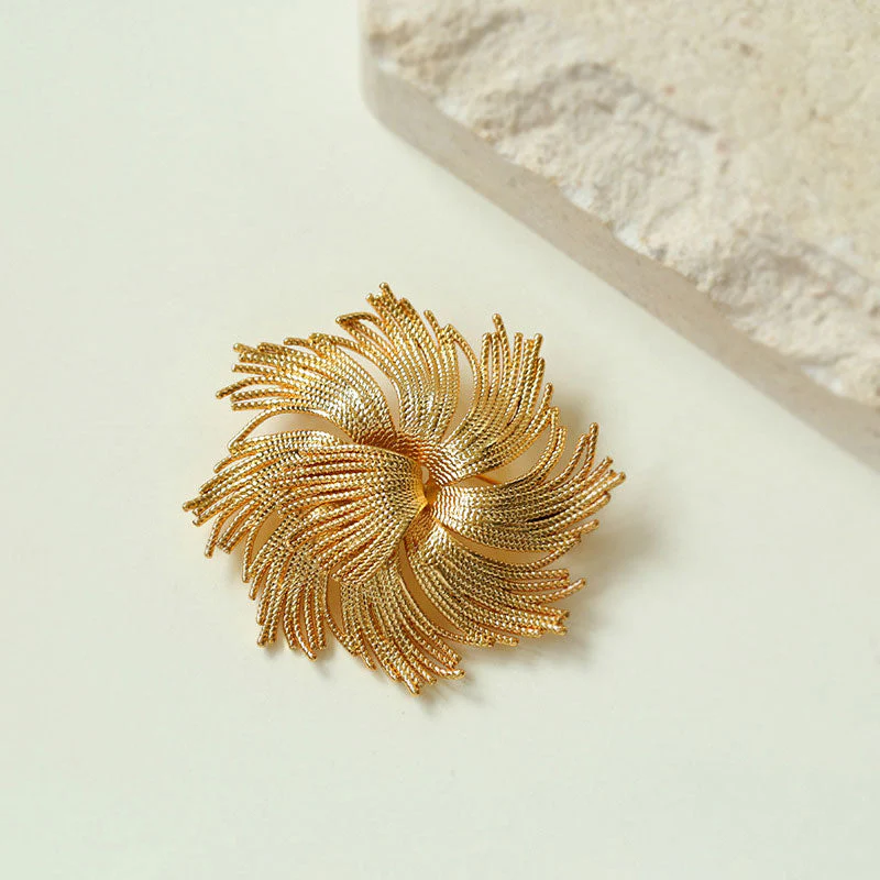 AGE MAGIC Luxurious 18K Gold Plated Textured Fireworks Brooch - Image 3