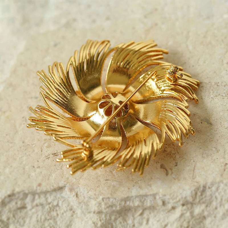AGE MAGIC Luxurious 18K Gold Plated Textured Fireworks Brooch - Image 4