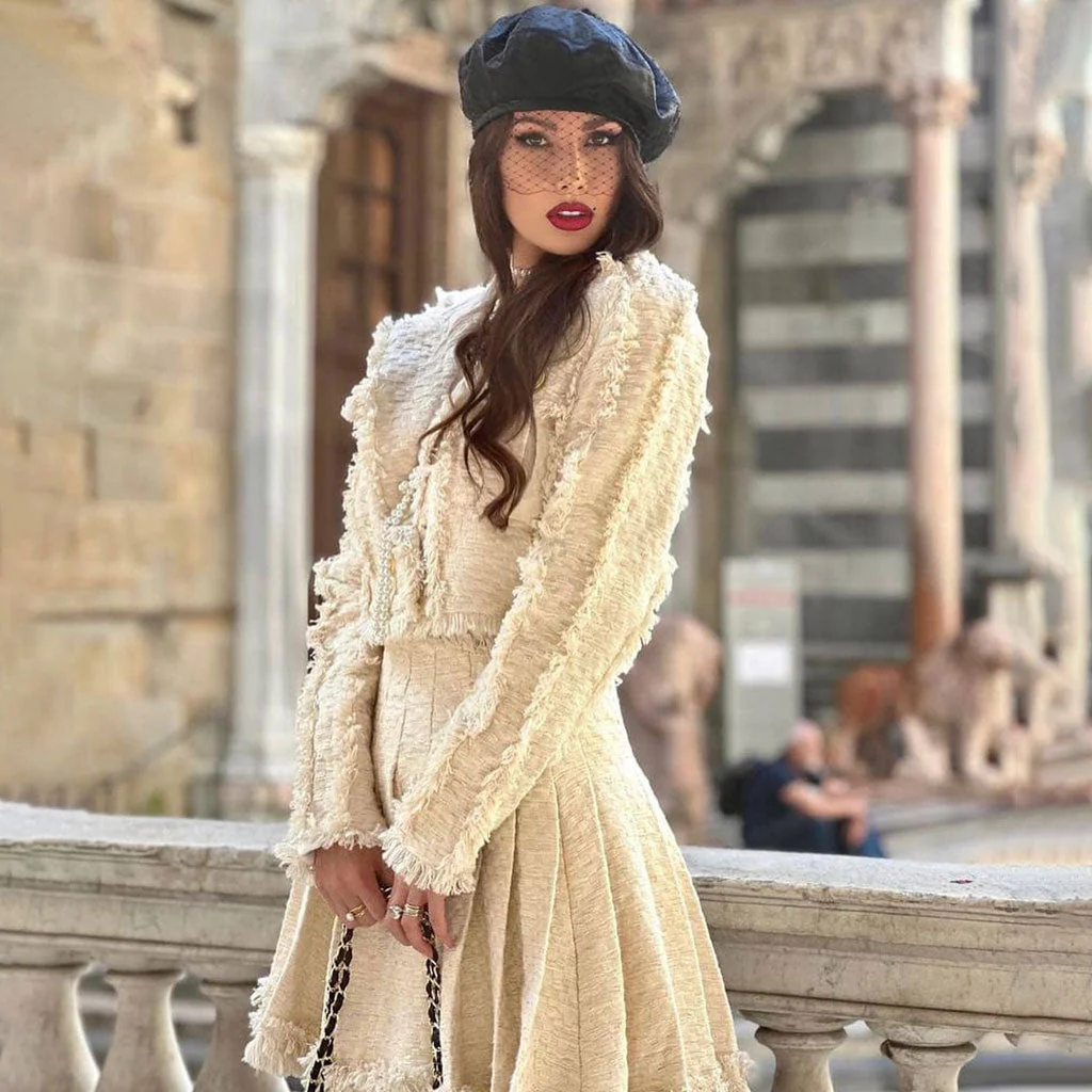 Opulent Gold Tone Pocket Lapel Collar Lurex Frayed Checked Cropped Tweed Blazer - Image 4