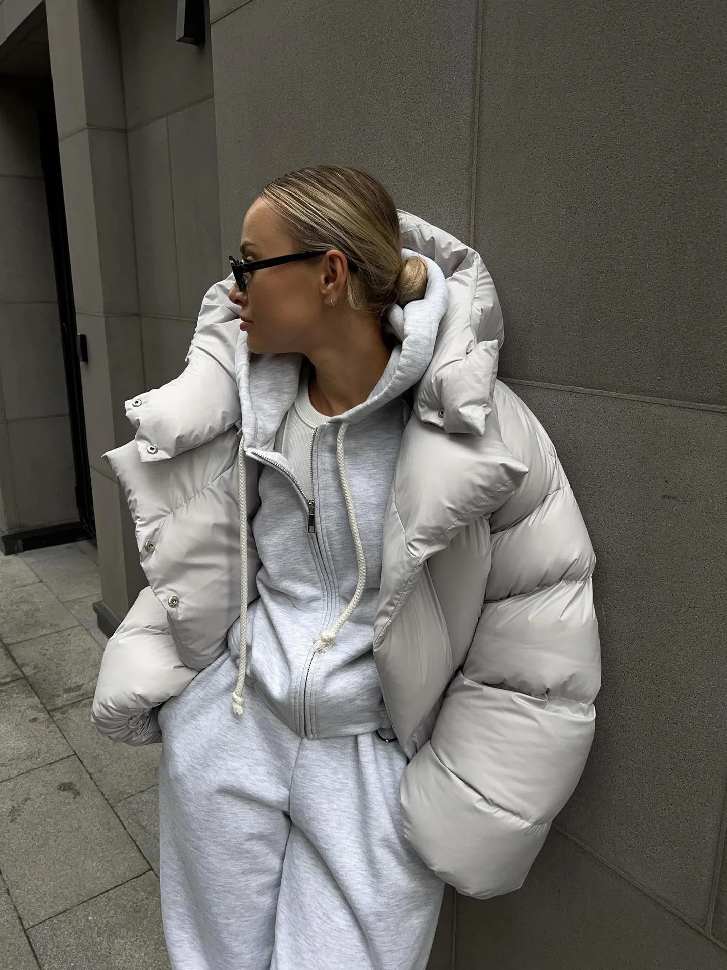 Oversized Short Puffer Jacket - Image 2