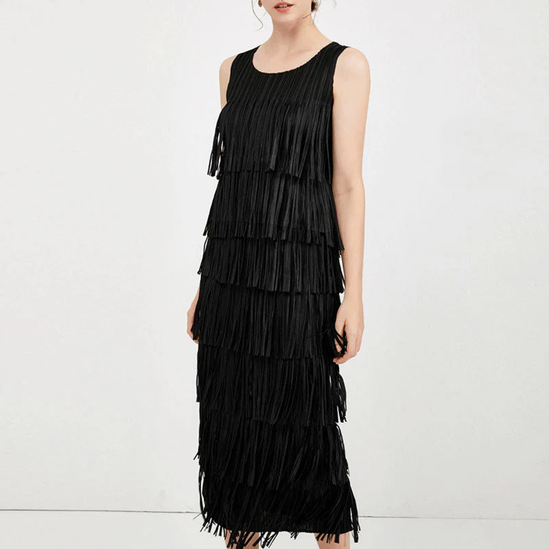 Playful Tiered Fringed Round Neck Monochrome Pleated Sleeveless Top - Image 3