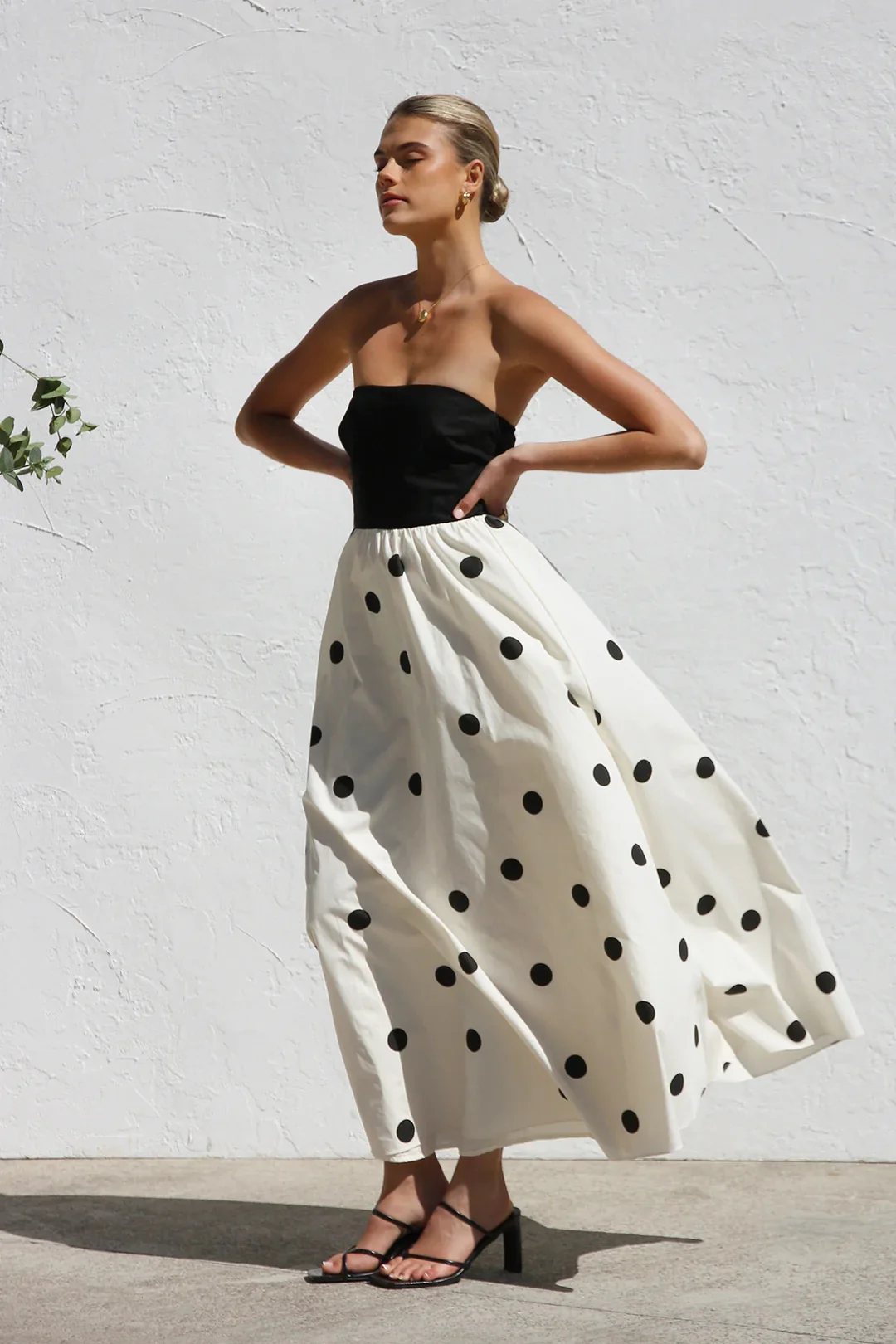 Polka Dot Print Paneled Maxi Dress - Image 4