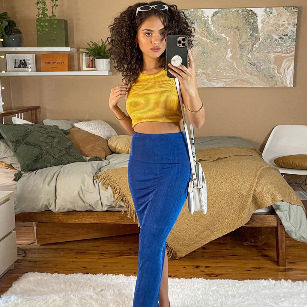 Vibrant Gradient Sunset Crew Neck Rib Knit Crop Tank Top - Yellow - Image 3
