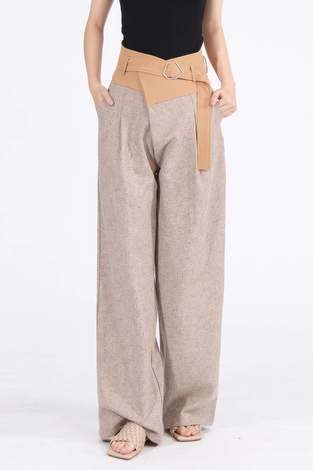 Wide Trousers with Belt and Irregular Closure - Brown - Image 2