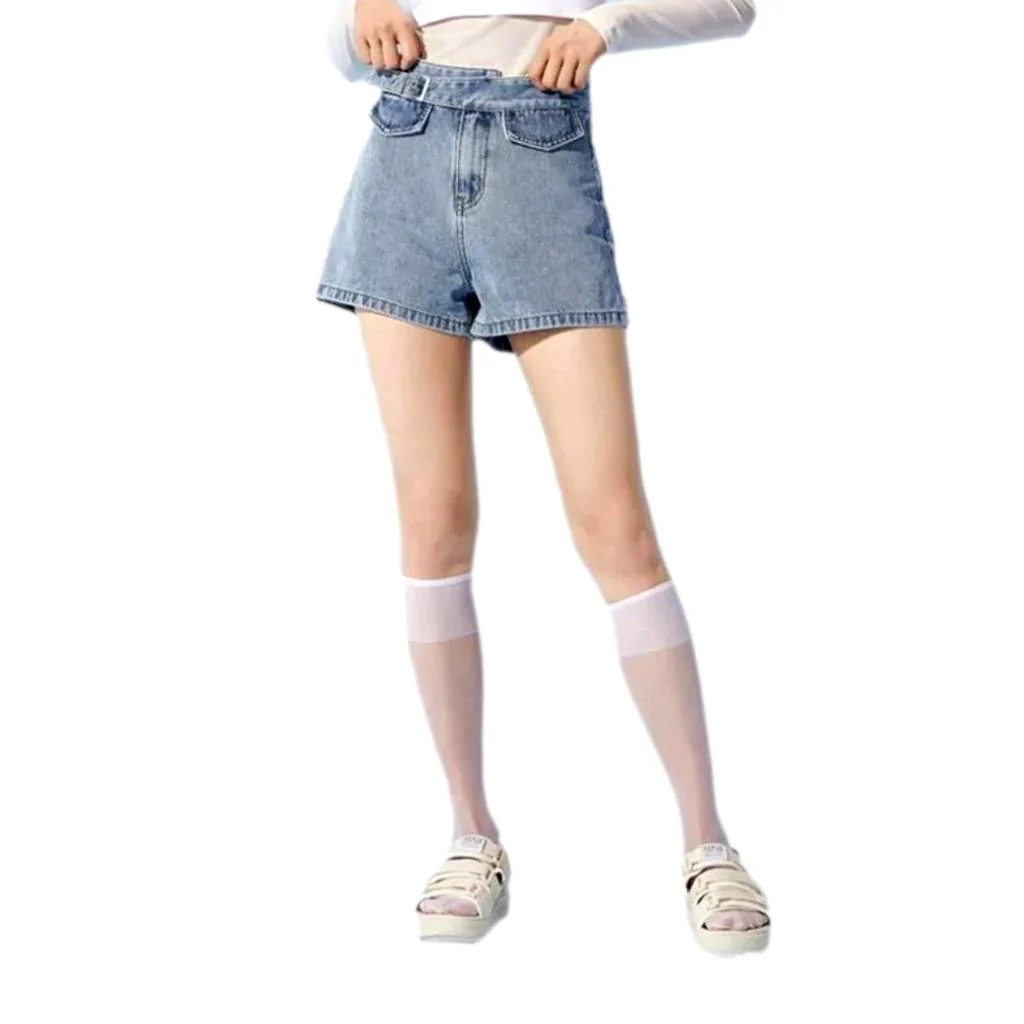 Women's shorts with denim belt - Image 2